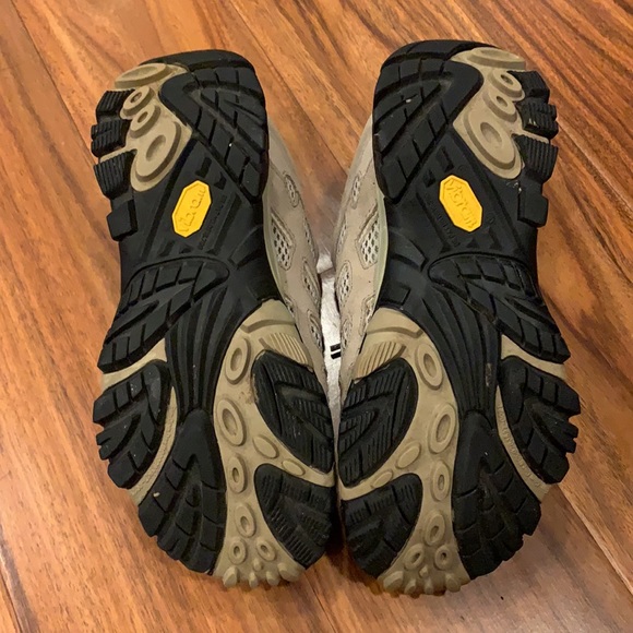 MERRELL - Women’s Moab Ventilator Hiking Shoes - Taupe - Picture 7 of 9